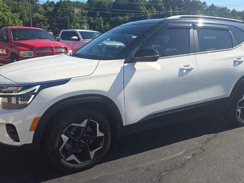 Used 2025 Kia Seltos S AWD/4WD image 1