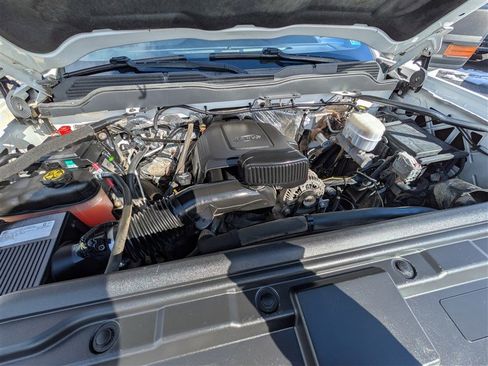 Used 2018 Chevrolet Silverado 2500 W/T w/ Snow Plow Prep Package image 10