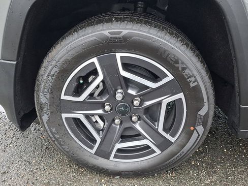 New 2026 Jeep Cherokee Laredo image 18