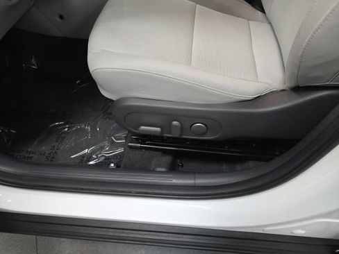 Used 2024 Hyundai Kona SEL FWD image 13