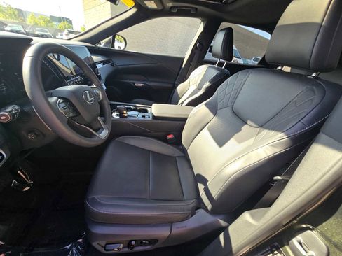 Used 2025 Lexus RX 350 FWD w/ Technology Package image 23