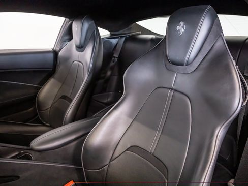 Used 2021 Ferrari Roma RWD image 32