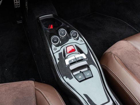 Used 2013 Ferrari 458 Spider RWD image 5