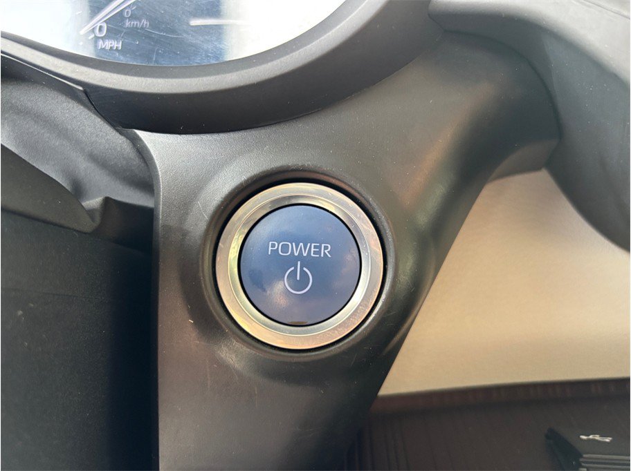 Used 2023 Toyota Sienna XLE FWD image 27
