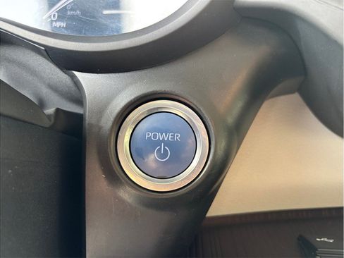 Used 2023 Toyota Sienna XLE FWD image 27