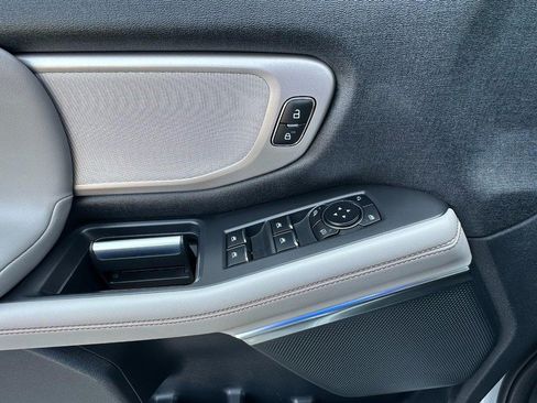 Used 2025 Ford Expedition Active AWD/4WD image 12