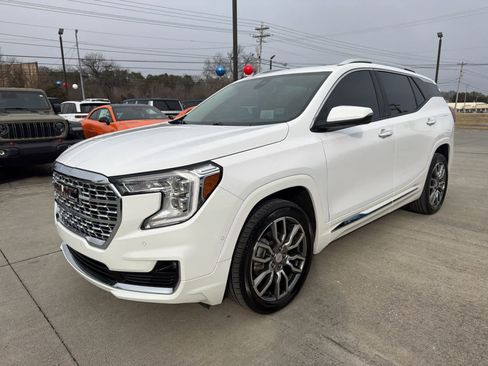 Used 2022 GMC Terrain Denali w/ Denali Premium Package image 1
