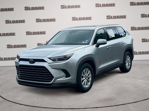 Used 2025 Toyota Grand Highlander AWD image 1