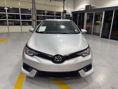 Used 2018 Toyota Corolla iM w/ Carpet Mat Package (TMS) FWD image 3
