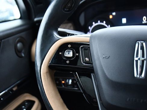 Used 2020 Lincoln Corsair Reserve w/ Equipment Group 201A image 34