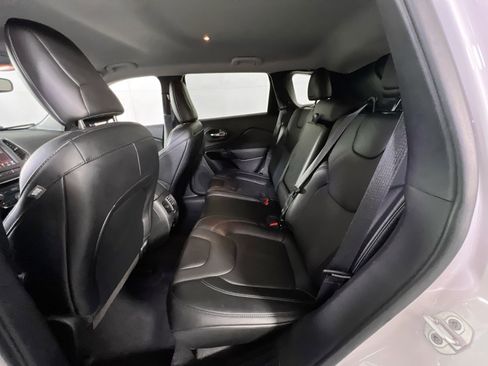 Used 2023 Jeep Cherokee Altitude Lux image 24