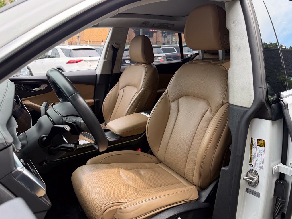 Used 2019 Audi Q8 Prestige w/ Luxury Package AWD/4WD image 26