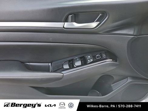 Used 2023 Nissan Altima 2.5 SV image 14