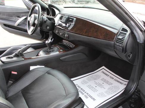 Used 2006 BMW Z4 3.0i RWD image 13