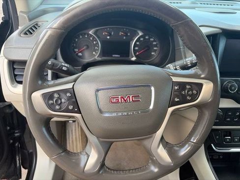 Used 2020 GMC Terrain Denali w/ Denali Premium Package FWD image 17