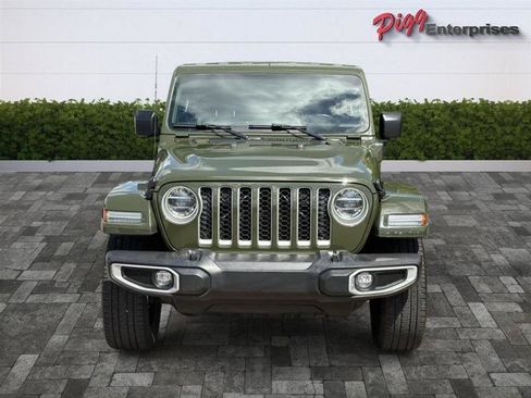 Used 2021 Jeep Wrangler Unlimited Sahara AWD/4WD image 5