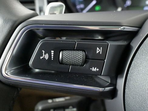 Used 2025 Porsche Macan image 52