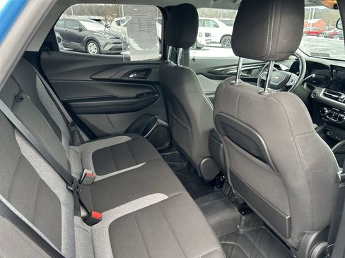 Used 2025 Chevrolet TrailBlazer LT w/ Convenience Package image 17
