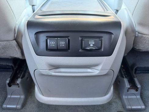 Used 2019 Toyota Sienna XLE FWD image 32