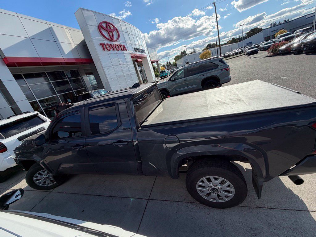 Used 2026 Toyota Tacoma SR5 AWD/4WD image 3