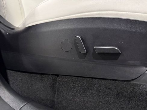 Used 2021 Tesla Model Y Long Range image 16