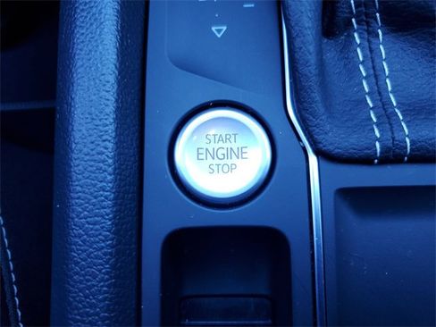 Certified 2023 Volkswagen Atlas SE image 30