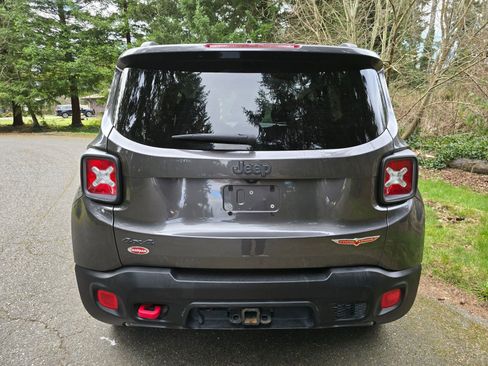 Used 2016 Jeep Renegade Trailhawk image 4