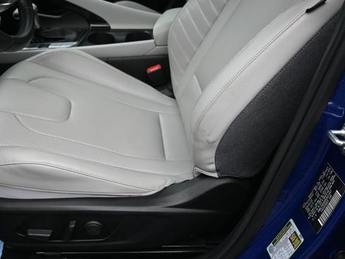 Used 2024 Hyundai Elantra Limited image 16