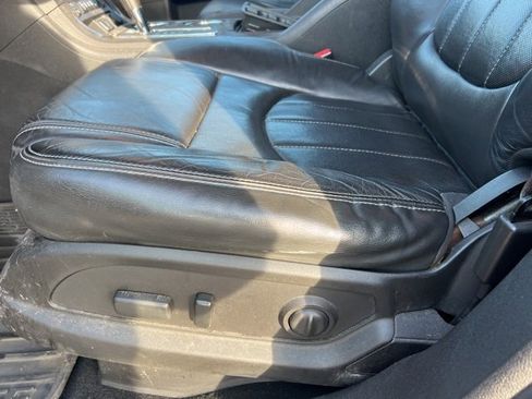 Used 2015 Chevrolet Traverse LTZ image 14