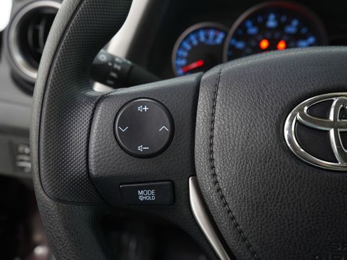 Used 2016 Toyota RAV4 LE image 24