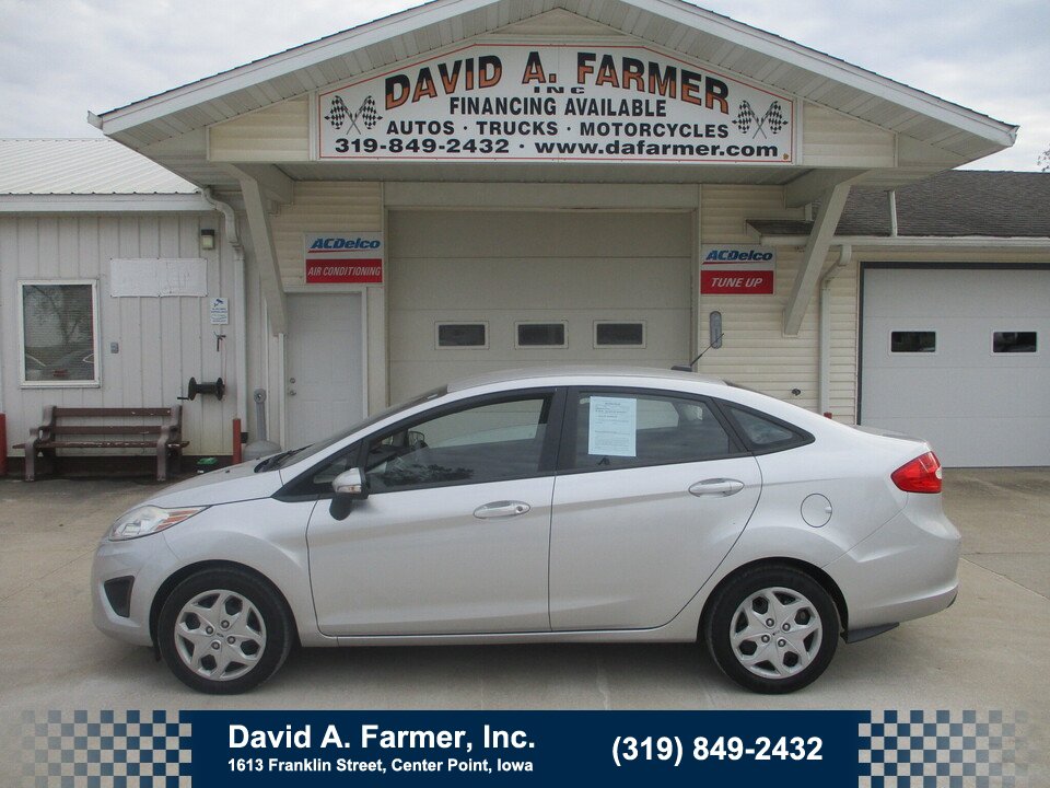 Used 2013 Ford Fiesta SE FWD image 1