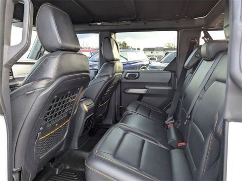 Used 2022 Ford Bronco Badlands image 19