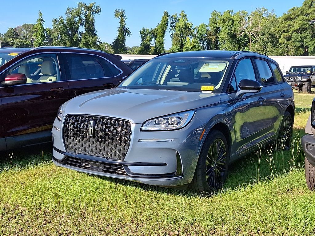 Used 2024 Lincoln Corsair Reserve w/ Equipment Group 201A FWD image 3