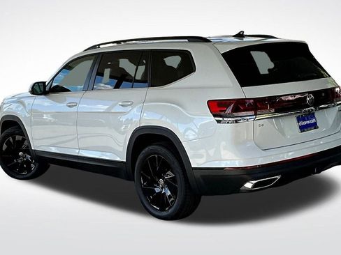 New 2026 Volkswagen Atlas SE w/ Black Wheel Package image 13