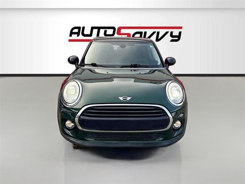 Used 2017 MINI Cooper 4-Door Hardtop image 2