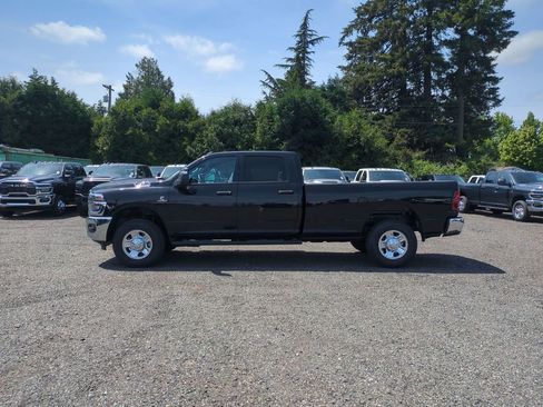New 2026 RAM 3500 Tradesman AWD/4WD image 4