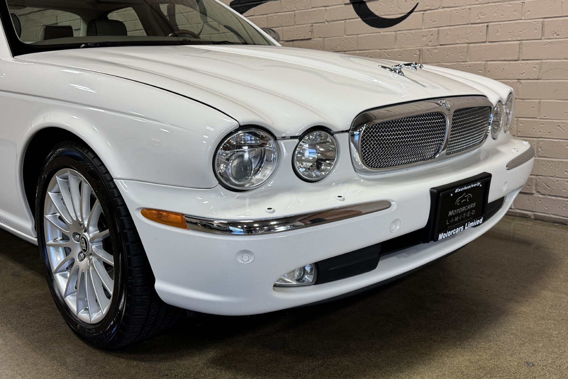 Used 2007 Jaguar XJ8 RWD image 17