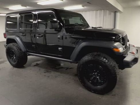 Used 2018 Jeep Wrangler Unlimited Sport AWD/4WD image 2