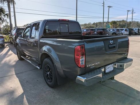 Used 2019 Nissan Frontier SV image 6