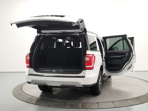Used 2019 Ford Expedition XLT image 14