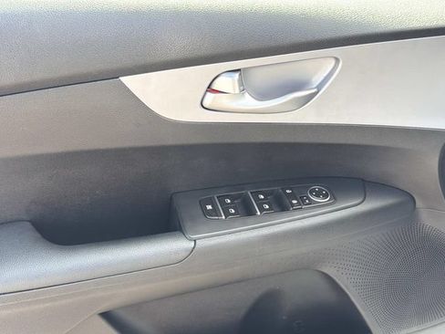 Used 2024 Kia Forte LXS FWD image 15