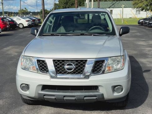 Used 2018 Nissan Frontier SV RWD image 3