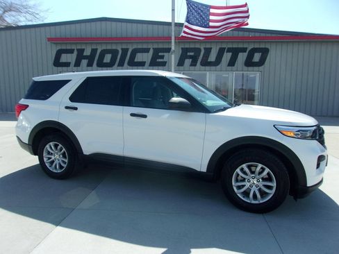 Used 2021 Ford Explorer 4WD image 2