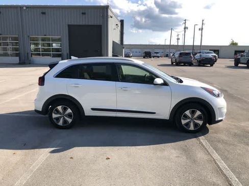 Used 2019 Kia Niro EX FWD image 7
