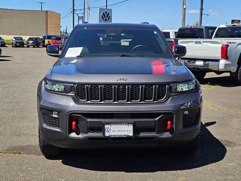 Used 2022 Jeep Grand Cherokee Trailhawk w/ Luxury Tech Group III AWD/4WD image 8