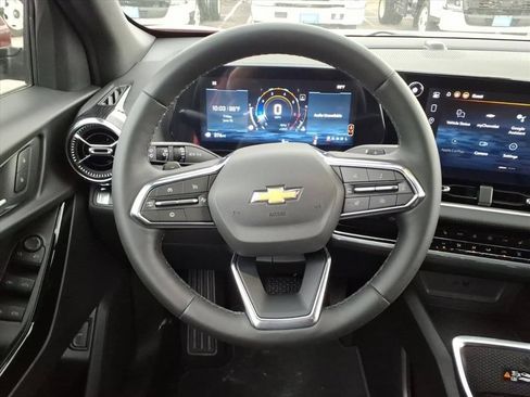 New 2026 Chevrolet Equinox LT w/ Convenience Package II FWD image 24