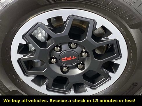 Used 2025 Toyota 4Runner TRD Off-Road image 30
