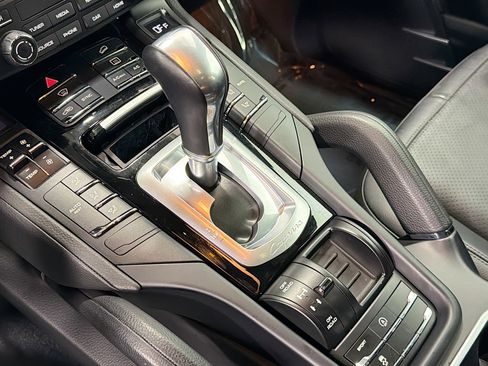 Used 2018 Porsche Cayenne image 29