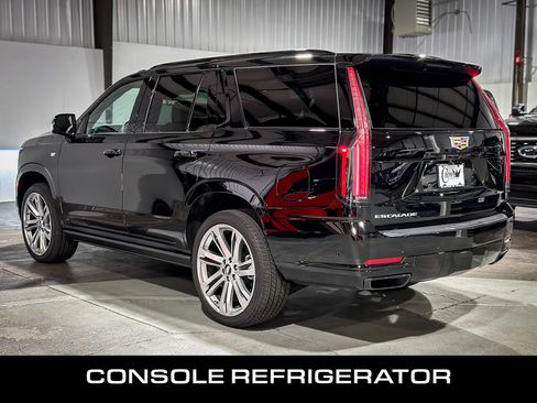 Used 2026 Cadillac Escalade Platinum Sport AWD/4WD image 6