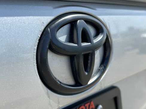 Used 2019 Toyota RAV4 Limited AWD/4WD image 7